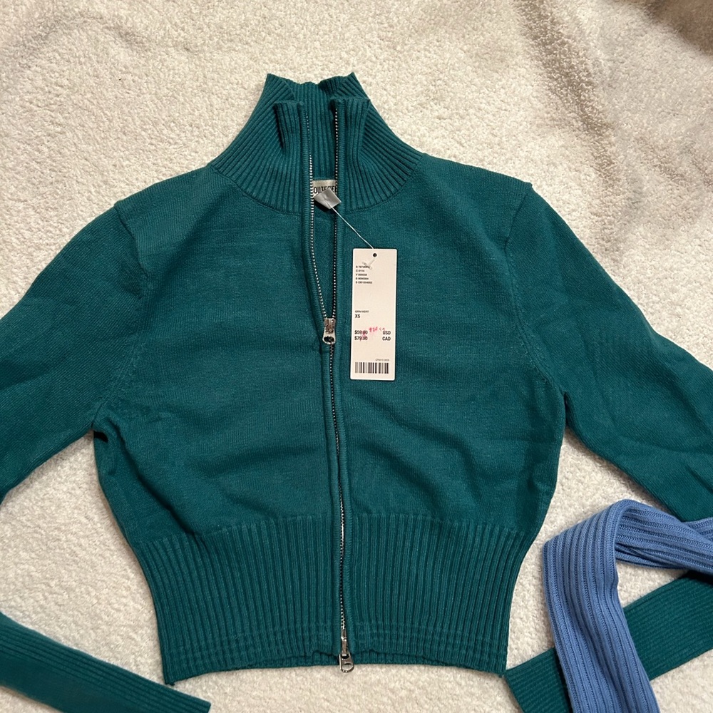 Sweater bundle - Picture 3 of 3